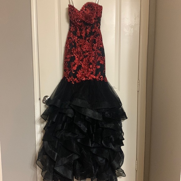 jasz Dresses & Skirts - Jasz evening gown. Red and black size 00